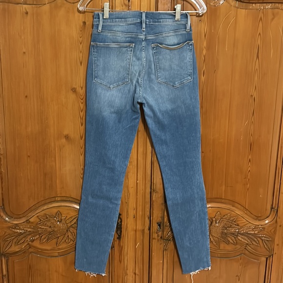 Frame Le Skinny De Jeanne Distressed Raw Hem Jeans - Picture 3 of 7
